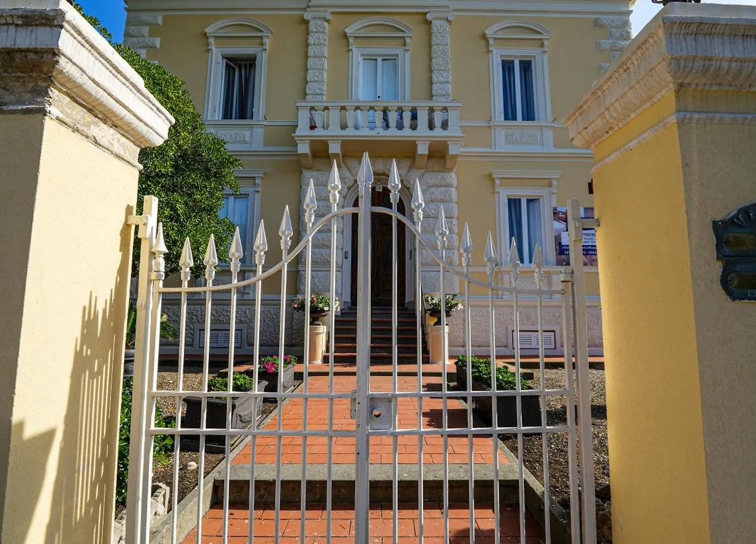 Villa San Domenico Castiglioncello Aparthotel